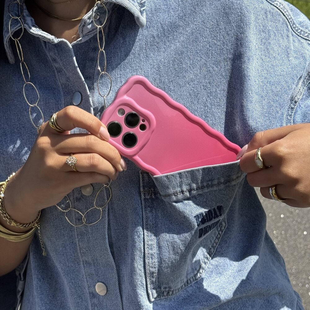 xoxo Wildhearts xoxo Wildhearts Glossy Wavy Case Pink Sorbet - iPhone 12 Hülle xoxo Wildhearts xoxo Wildhearts Glossy Wavy Case Pink Sorbet - iPhone 12 Hülle