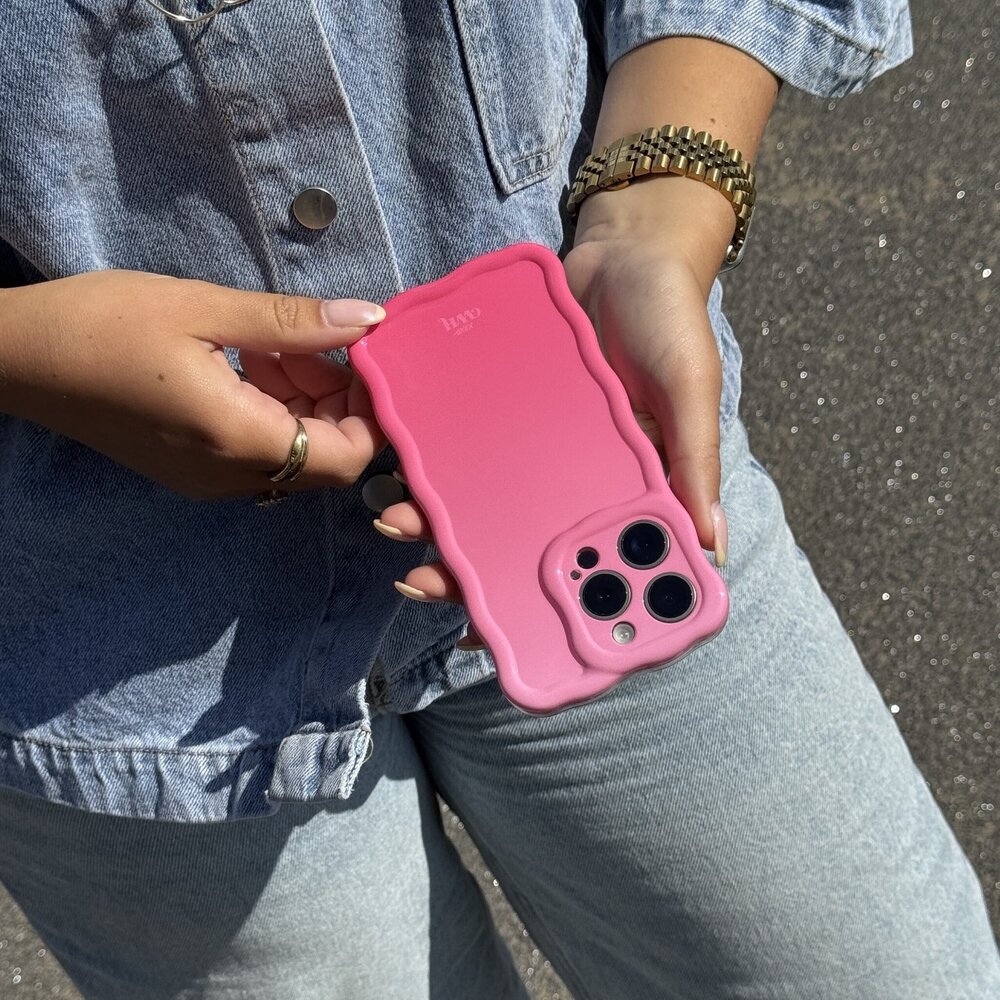 xoxo Wildhearts xoxo Wildhearts Glossy Wavy Case Pink Sorbet - iPhone 13 Hülle