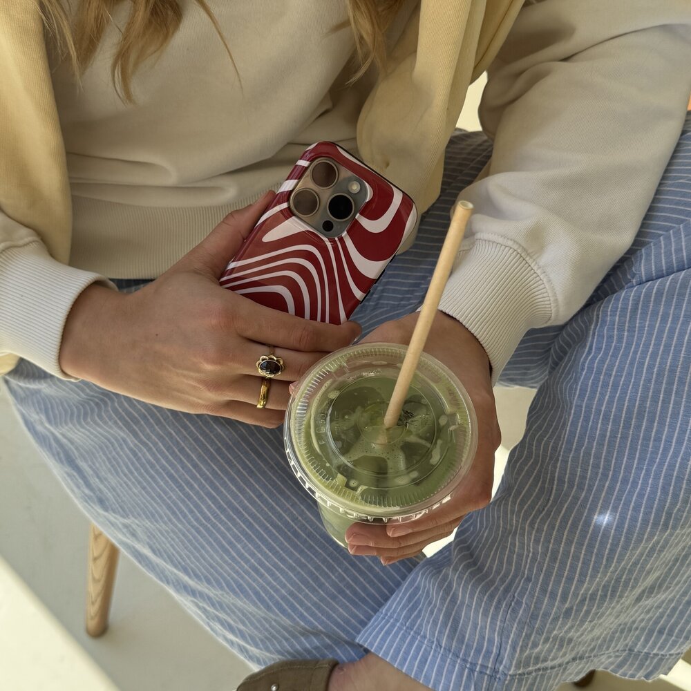 xoxo Wildhearts xoxo Wildhearts Boogie Wonderland Red - iPhone 13 Mini Hülle