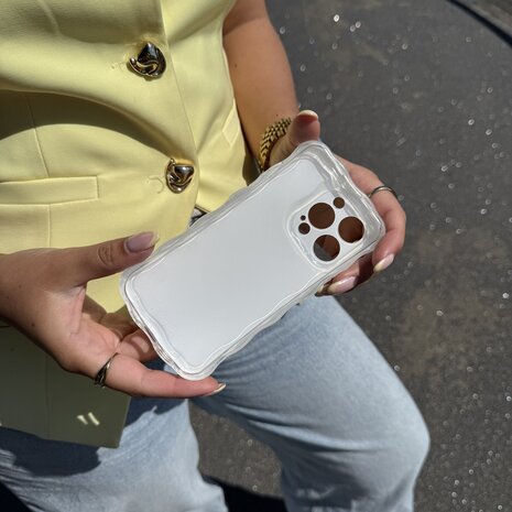 xoxo Wildhearts xoxo Wildhearts Glossy Wavy Case Buttercup - iPhone 15 Pro Hülle xoxo Wildhearts xoxo Wildhearts Glossy Wavy Case Buttercup - iPhone 15 Pro Hülle