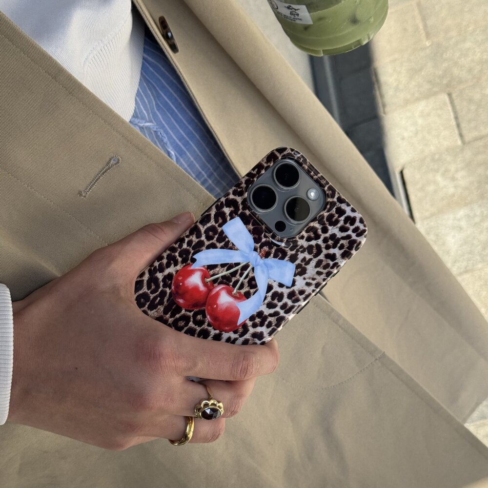 xoxo Wildhearts xoxo Wildhearts Cherry Wild - iPhone 15 Pro Max Hülle