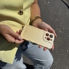 xoxo Wildhearts xoxo Wildhearts Glossy Wavy Case Buttercup - iPhone 16 Hülle xoxo Wildhearts xoxo Wildhearts Glossy Wavy Case Buttercup - iPhone 16 Hülle