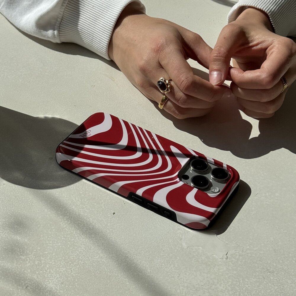 xoxo Wildhearts xoxo Wildhearts Boogie Wonderland Red - iPhone 16 Pro Max Hülle xoxo Wildhearts xoxo Wildhearts Boogie Wonderland Red - iPhone 16 Pro Max Hülle