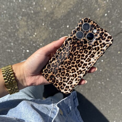 xoxo Wildhearts xoxo Wildhearts Glossy Wavy Case Wild Soul - iPhone 16 Pro Max Hülle xoxo Wildhearts xoxo Wildhearts Glossy Wavy Case Wild Soul - iPhone 16 Pro Max Hülle