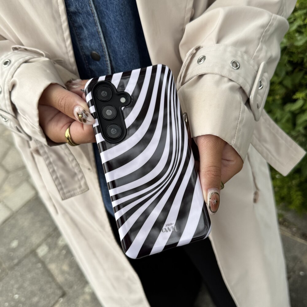 xoxo Wildhearts xoxo Wildhearts Optical Illusion - Samsung Galaxy S24 Hülle