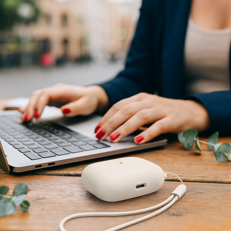 ShieldCase® ShieldCase Airpods Pro 3 Silikonhülle mit Kord (sterrenlicht)