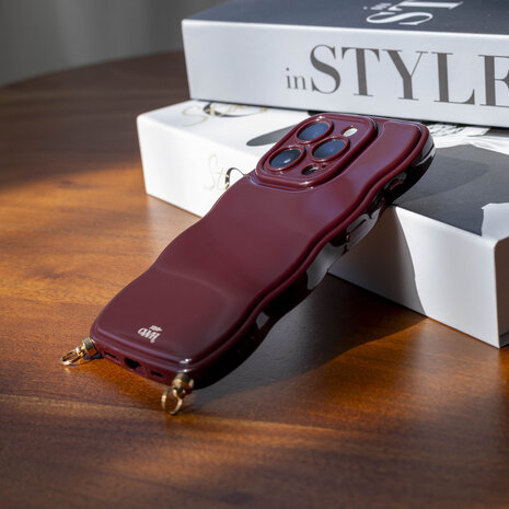 xoxo Wildhearts xoxo Wildhearts Glossy Wavy Cord Case Burgundy - iPhone 17