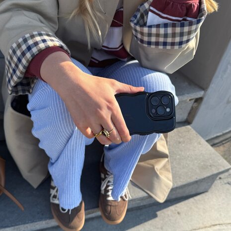 xoxo Wildhearts xoxo Wildhearts Glossy Wavy Case Black - iPhone 17 xoxo Wildhearts xoxo Wildhearts Glossy Wavy Case Black - iPhone 17