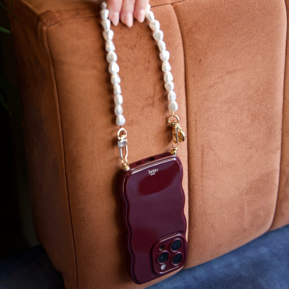 xoxo Wildhearts xoxo Wildhearts Glossy Wavy Cord Case Burgundy - Pearlfection (short) - iPhone 17