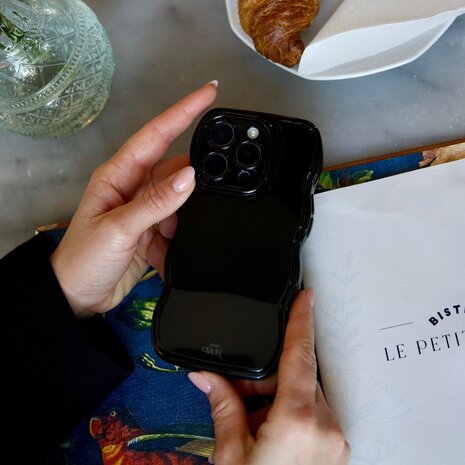 xoxo Wildhearts xoxo Wildhearts Glossy Wavy Case Black - iPhone 17 Pro xoxo Wildhearts xoxo Wildhearts Glossy Wavy Case Black - iPhone 17 Pro