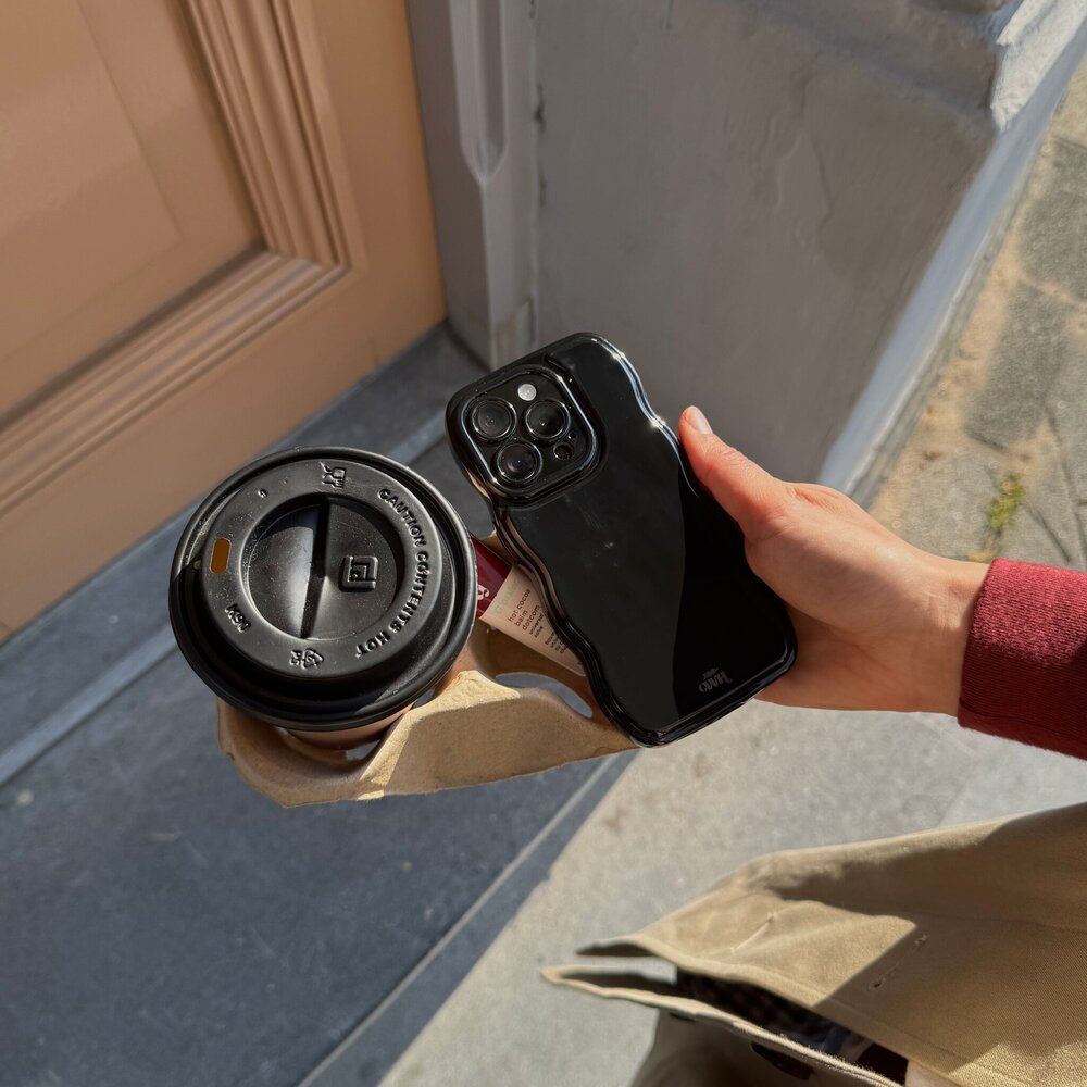 xoxo Wildhearts xoxo Wildhearts Glossy Wavy Case Black - iPhone 17 Pro xoxo Wildhearts xoxo Wildhearts Glossy Wavy Case Black - iPhone 17 Pro