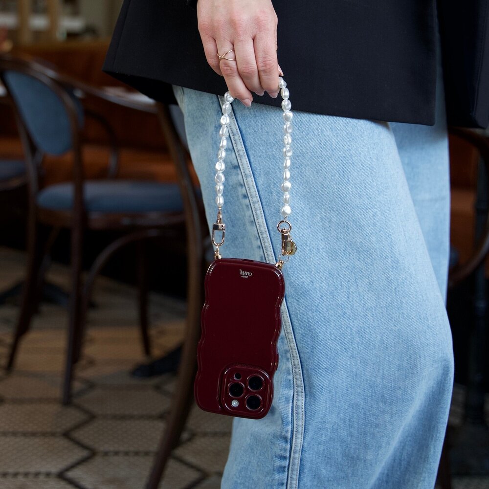 xoxo Wildhearts xoxo Wildhearts Glossy Wavy Cord Case Burgundy - Pearlfection (short) - iPhone 17 Pro xoxo Wildhearts xoxo Wildhearts Glossy Wavy Cord Case Burgundy - Pearlfection (short) - iPhone 17 Pro