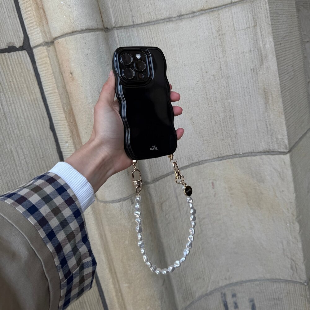 xoxo Wildhearts xoxo Wildhearts Glossy Wavy Cord Case Black - Pearlfection (short) - iPhone 17 Pro Max xoxo Wildhearts xoxo Wildhearts Glossy Wavy Cord Case Black - Pearlfection (short) - iPhone 17 Pro Max