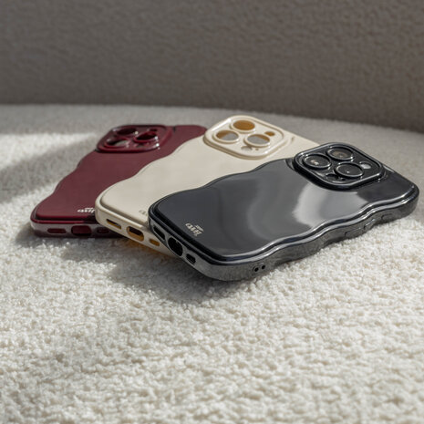 xoxo Wildhearts xoxo Wildhearts Glossy Wavy Case Burgundy - iPhone Air xoxo Wildhearts xoxo Wildhearts Glossy Wavy Case Burgundy - iPhone Air