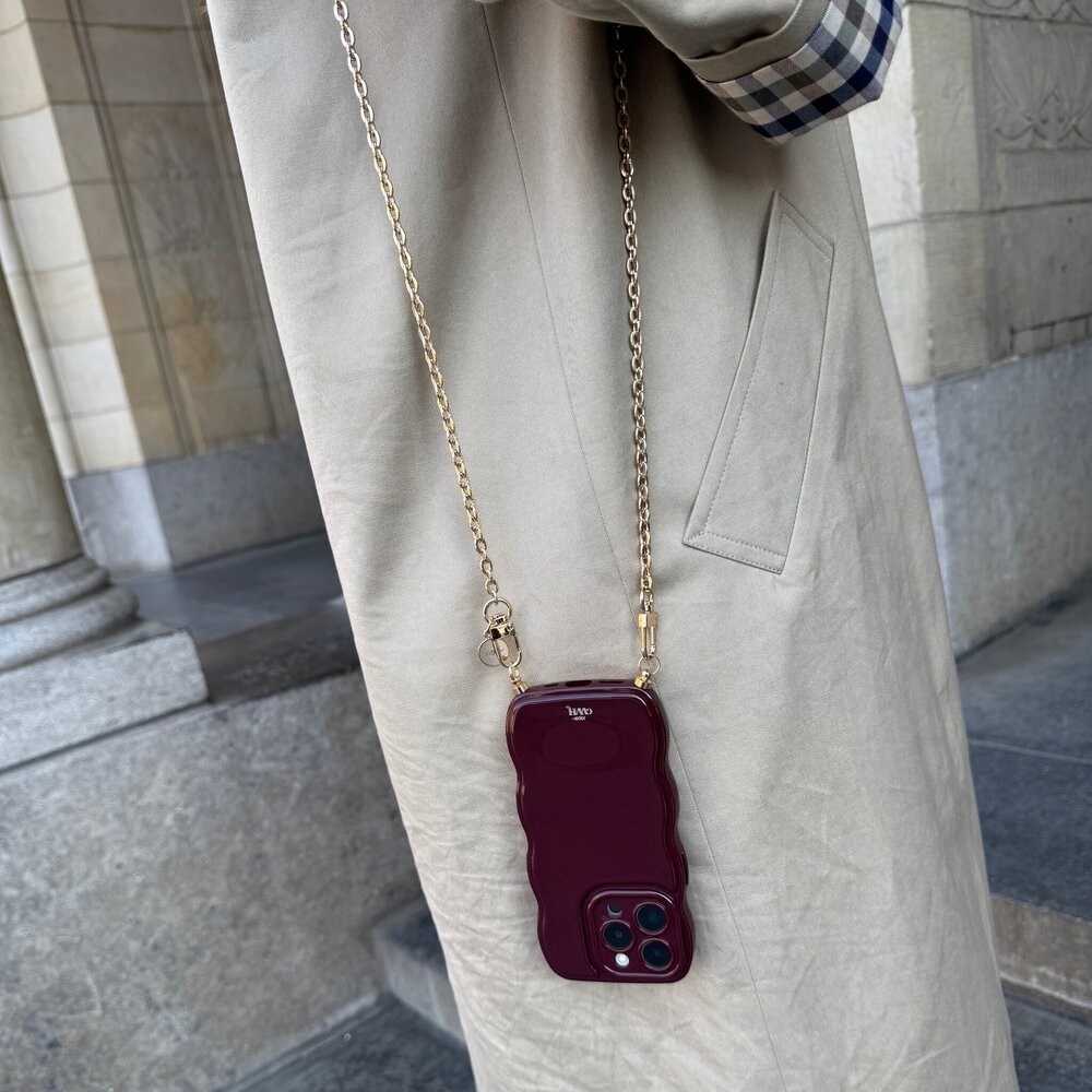 xoxo Wildhearts xoxo Wildhearts Glossy Wavy Cord Case Burgundy - Dreamy (long) - iPhone Air xoxo Wildhearts xoxo Wildhearts Glossy Wavy Cord Case Burgundy - Dreamy (long) - iPhone Air
