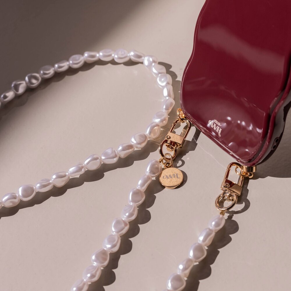 xoxo Wildhearts xoxo Wildhearts Glossy Wavy Cord Case Burgundy - Pearlfection (long) - iPhone Air xoxo Wildhearts xoxo Wildhearts Glossy Wavy Cord Case Burgundy - Pearlfection (long) - iPhone Air