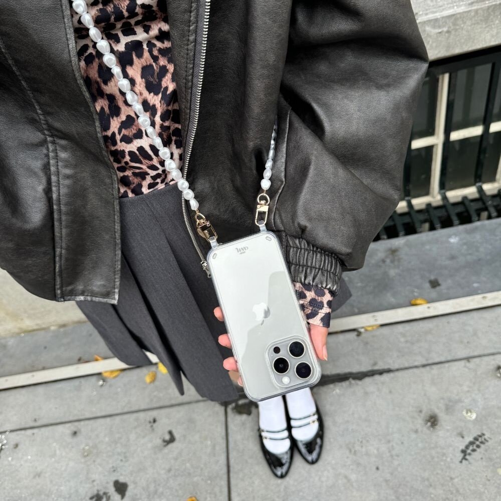 xoxo Wildhearts xoxo Wildhearts Samsung Galaxy S26 Plus - Pearlfection Transparant Cord Case - Long cord xoxo Wildhearts xoxo Wildhearts Samsung Galaxy S26 Plus - Pearlfection Transparant Cord Case - Long cord