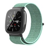 Strap-it® Fitbit Versa 4 Nylon Armband (Minze)