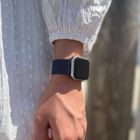 Strap-it® Strap-it Apple Watch 8 Milanese Armband (Blau) Strap-it® Strap-it Apple Watch 8 Milanese Armband (Blau)