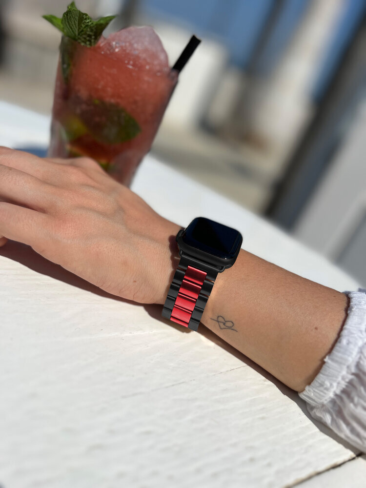 Strap-it® Strap-it Apple Watch Stahlarmband (Schwarz/Rot) Strap-it® Strap-it Apple Watch Stahlarmband (Schwarz/Rot)