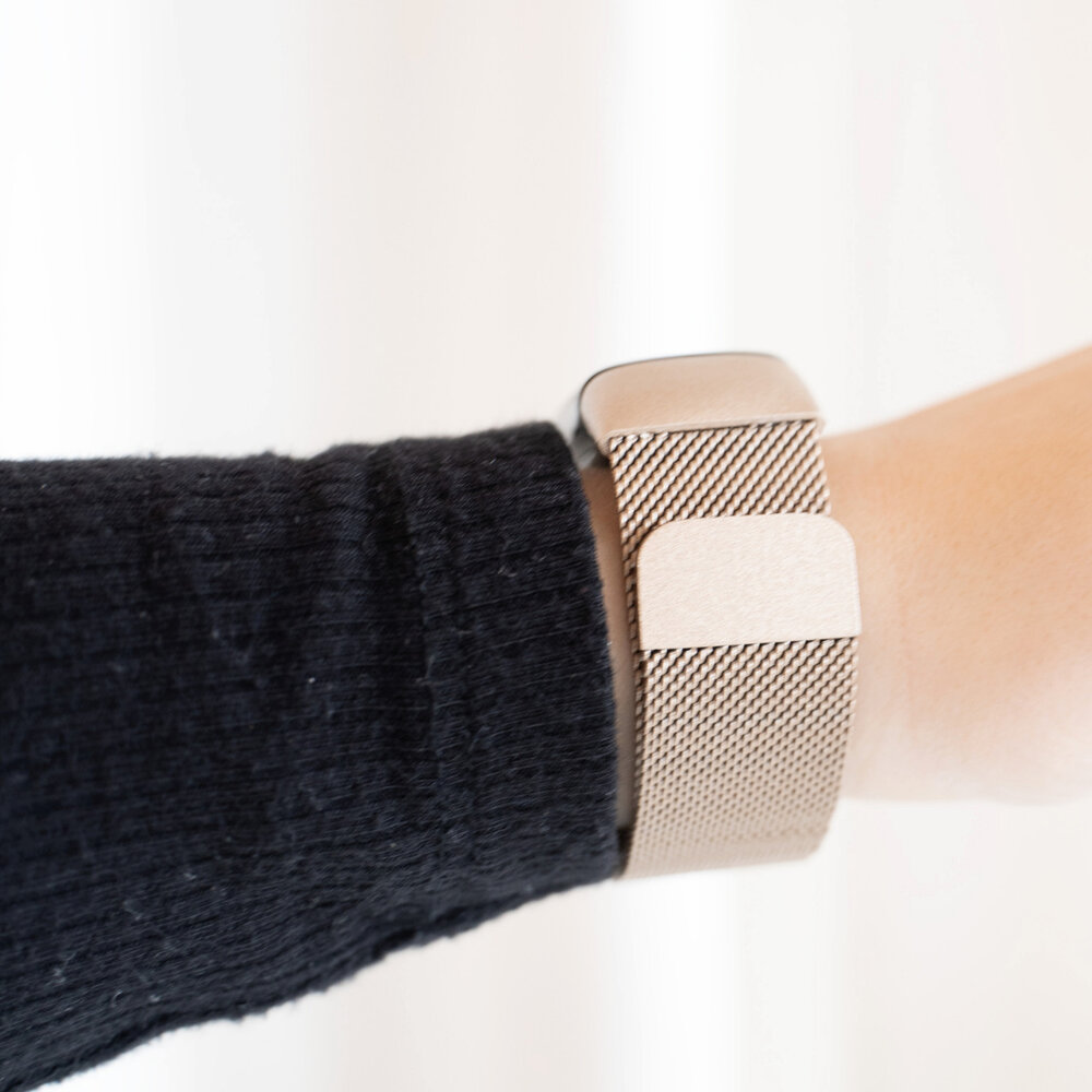 Strap-it® Strap-it® Fitbit Charge 5 Milanese Armband (Champagner)