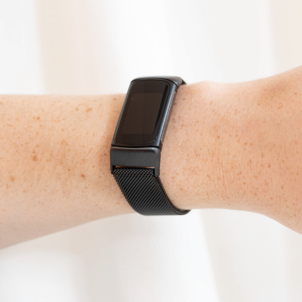 Strap-it® Strap-it Fitbit Charge 6 Milanese Armband (Schwarz) Strap-it® Strap-it Fitbit Charge 6 Milanese Armband (Schwarz)