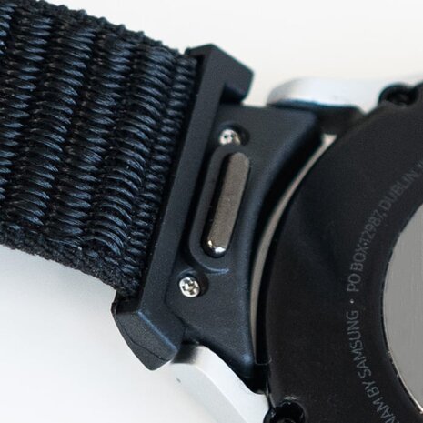 Strap-it® Strap-it Samsung Galaxy Watch 4 Classic 46mm 'One push' Nylon Armband (Schwarz) Strap-it® Strap-it Samsung Galaxy Watch 4 Classic 46mm 'One push' Nylon Armband (Schwarz)