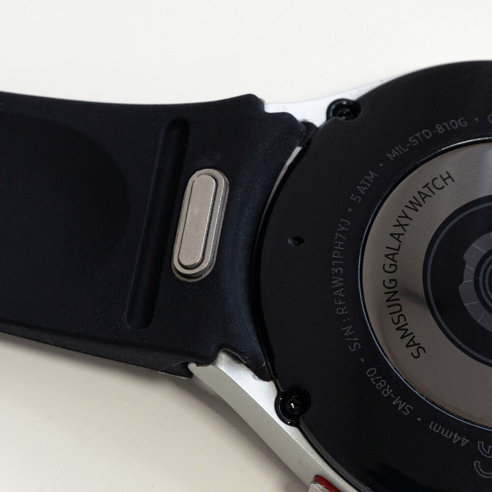 Strap-it® Strap-it Samsung Galaxy Watch 5 44mm 'One push' Silikon Armband (Schwarz) Strap-it® Strap-it Samsung Galaxy Watch 5 44mm 'One push' Silikon Armband (Schwarz)