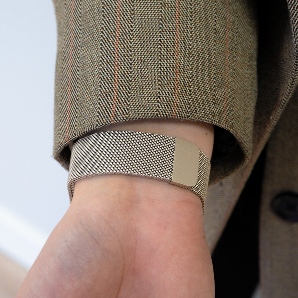 Strap-it® Strap-it Samsung Galaxy Watch 4 Classic 42mm 'One push' Milanese Armband (Champagner) Strap-it® Strap-it Samsung Galaxy Watch 4 Classic 42mm 'One push' Milanese Armband (Champagner)