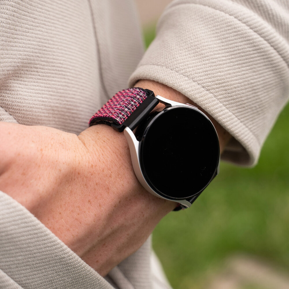 Strap-it® Strap-it Samsung Galaxy Watch 4 40mm Nylonarmband (True Berry) Strap-it® Strap-it Samsung Galaxy Watch 4 40mm Nylonarmband (True Berry)