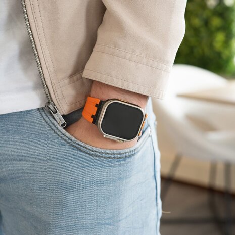 Strap-it® Strap-it Apple Watch Luxus Liquid Silikonarmband (Orange mit Schwarz) Strap-it® Strap-it Apple Watch Luxus Liquid Silikonarmband (Orange mit Schwarz)