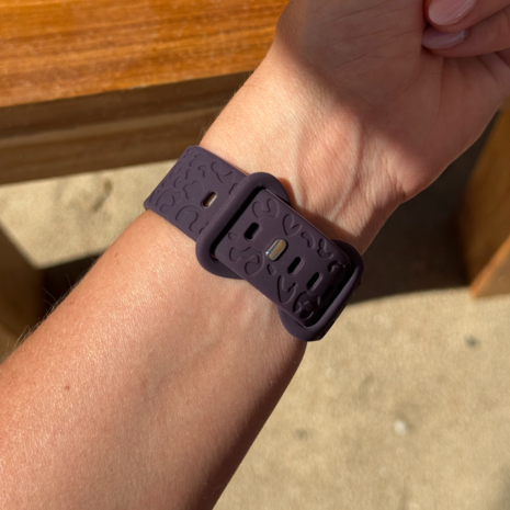 xoxo Wildhearts xoxo Wildhearts Apple Watch Silikonarmband Leopardenmuster (Dark Cherry)