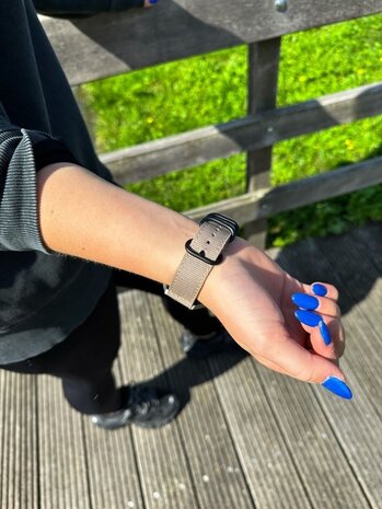 Strap-it® Strap-it Samsung Galaxy Watch FE Nylon-Schnallenarmband (khaki) Strap-it® Strap-it Samsung Galaxy Watch FE Nylon-Schnallenarmband (khaki)