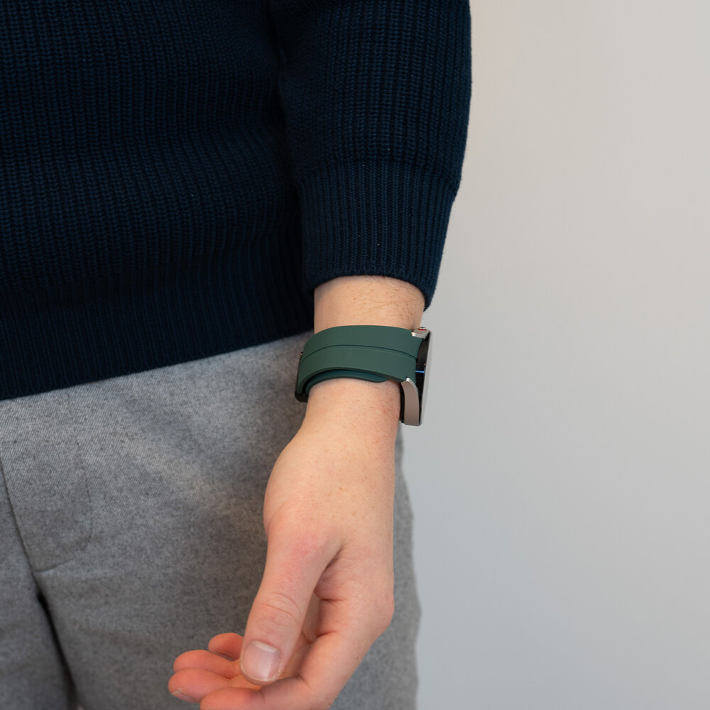 Bandz Bandz Samsung Galaxy Watch 7 - 40mm Silikonarmband mit D-Buckle (Dunkelgrün) Bandz Bandz Samsung Galaxy Watch 7 - 40mm Silikonarmband mit D-Buckle (Dunkelgrün)