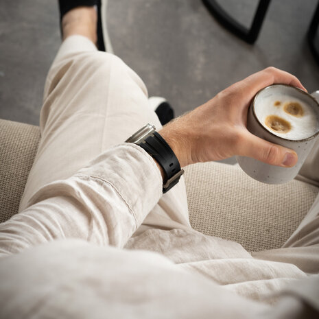 Bandz Bandz Apple Watch Silikonarmband 'Luxe Liquid' (Schwarz mit Silber) Bandz Bandz Apple Watch Silikonarmband 'Luxe Liquid' (Schwarz mit Silber)