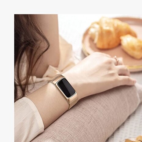 Strap-it® Strap-it Fitbit Charge 6 Milanese Armband (Sekt) Strap-it® Strap-it Fitbit Charge 6 Milanese Armband (Sekt)