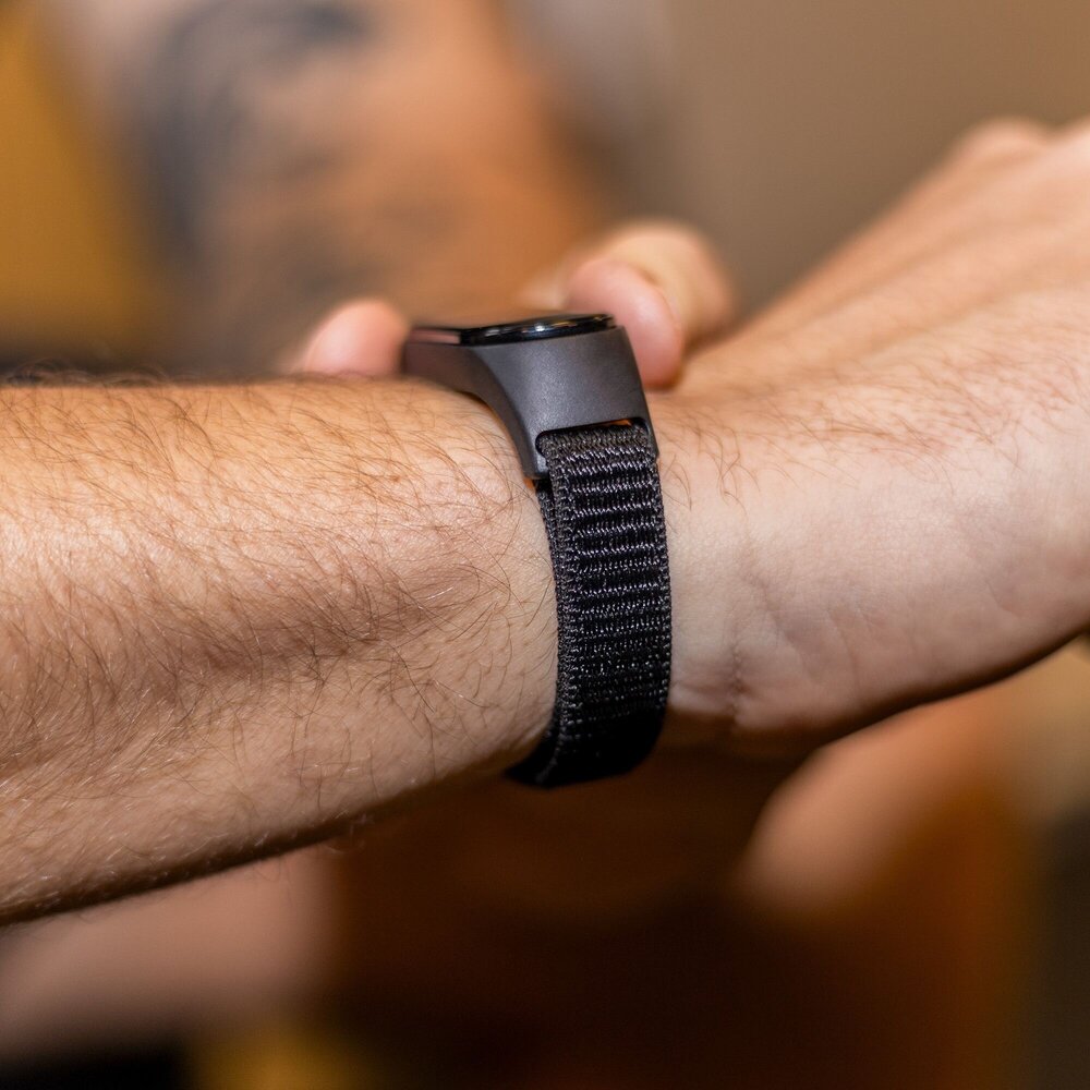Strap-it® Strap-it Xiaomi Mi Band 7 Nylonarmband (Schwarz)