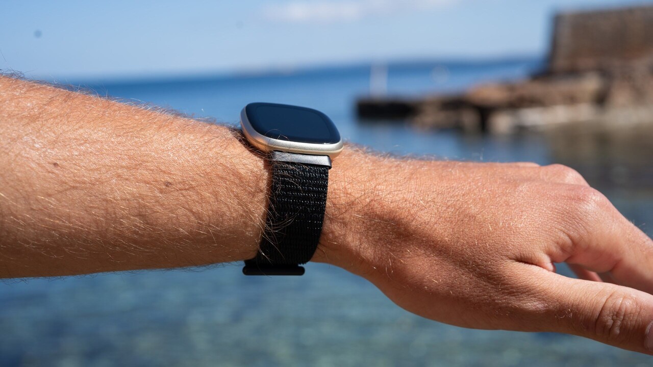 Strap-it® Strap-it Fitbit Versa 3 Armband Nylon (Schwarz) Strap-it® Strap-it Fitbit Versa 3 Armband Nylon (Schwarz)