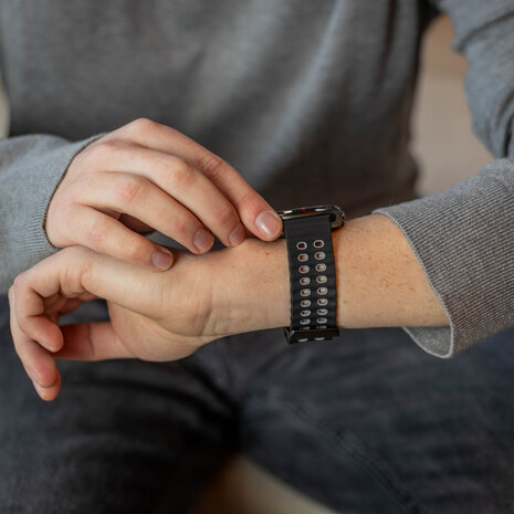 Strap-it® Strap-it Samsung Galaxy Watch Ultra Wave Silikonarmband (Schwarz/Grau) Strap-it® Strap-it Samsung Galaxy Watch Ultra Wave Silikonarmband (Schwarz/Grau)