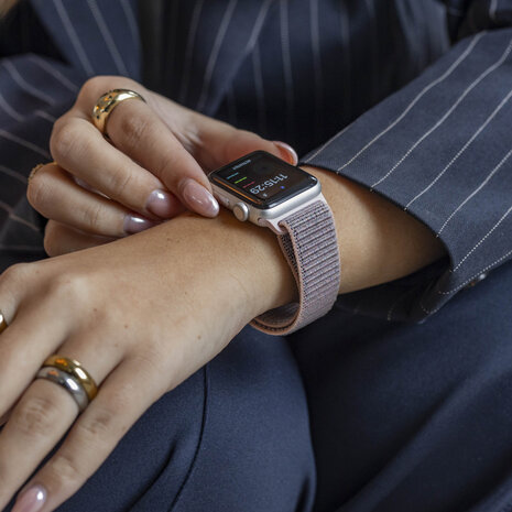 Bandz Bandz Apple Watch Nylon Band 'Classic' mit P-Buckle (pink sand) Bandz Bandz Apple Watch Nylon Band 'Classic' mit P-Buckle (pink sand)