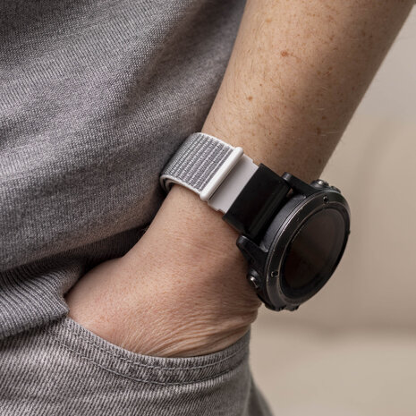 Strap-it® Strap-it Garmin Fenix 5x / 6x Nylonarmband (Hellgris) Strap-it® Strap-it Garmin Fenix 5x / 6x Nylonarmband (Hellgris)