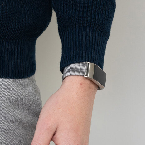Bandz Bandz Fitbit Charge 4 Milanese Loop Armband (Silber) Bandz Bandz Fitbit Charge 4 Milanese Loop Armband (Silber)