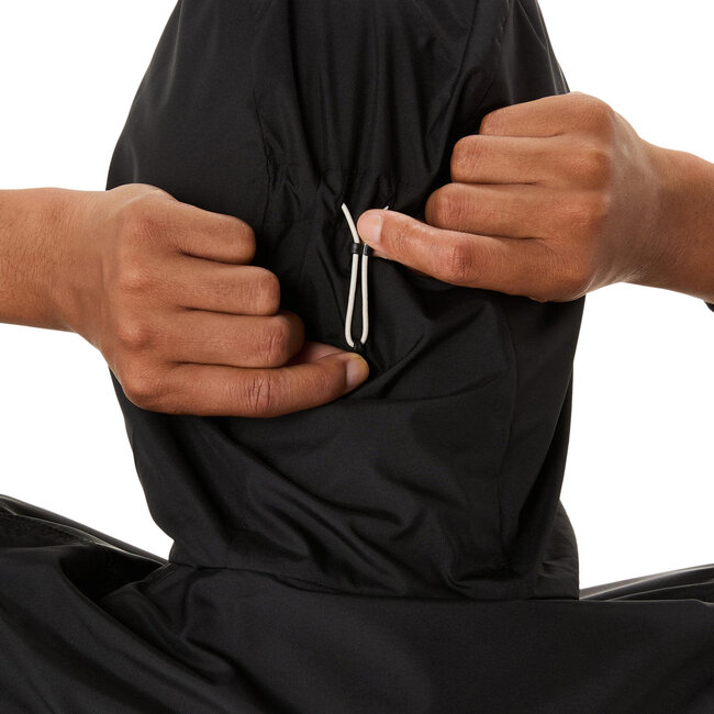 ASICS Core Jacket W - Black
