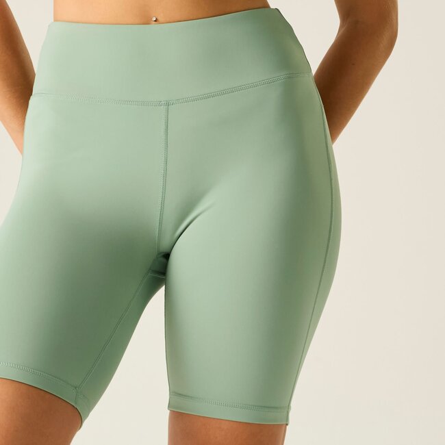 DARE 2B W's Upbeat Short- Glacier Green