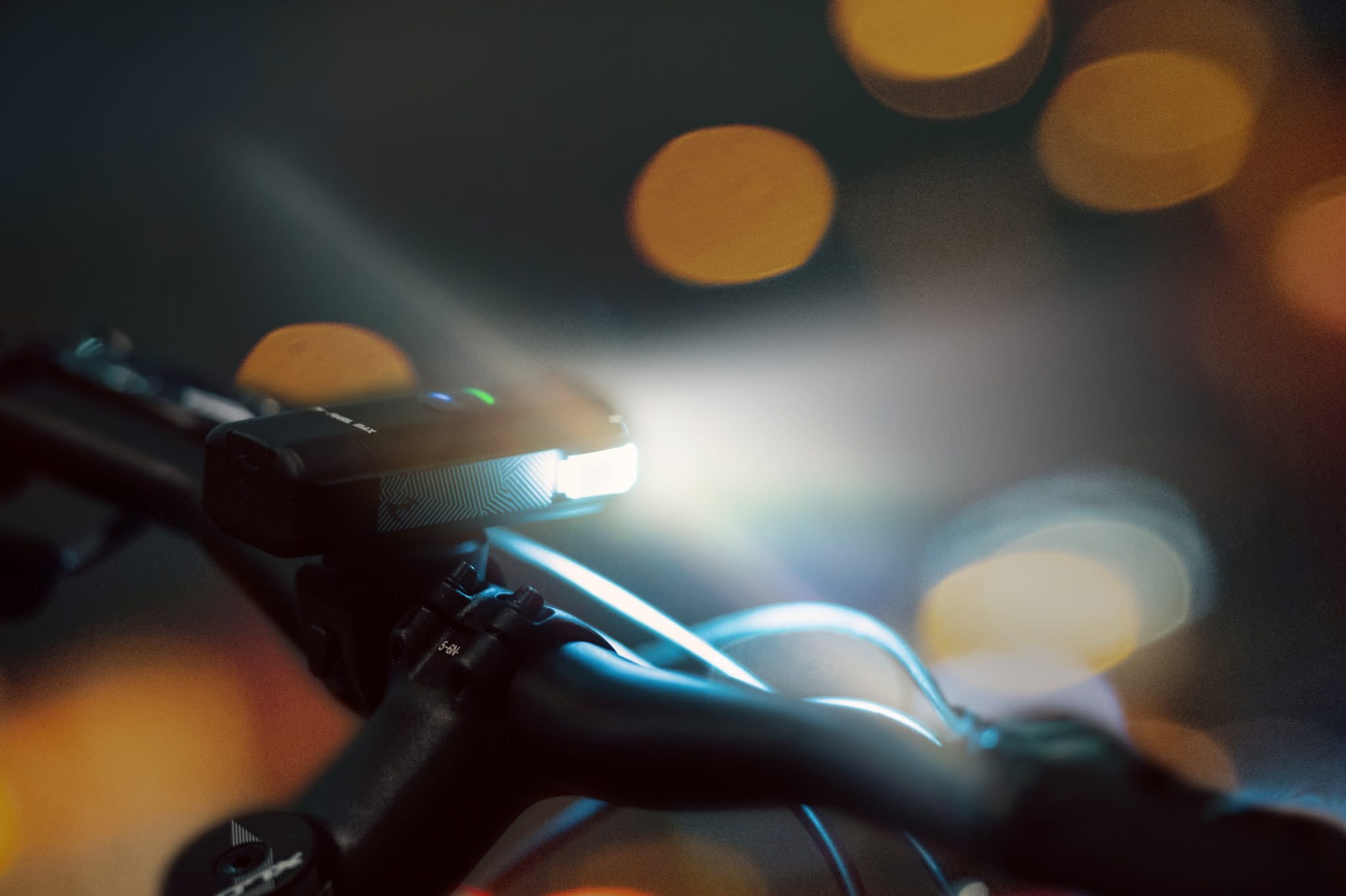 MOON SPORT LTD MOON SPORT Rigel Pro Front Light 1000 Lumens
