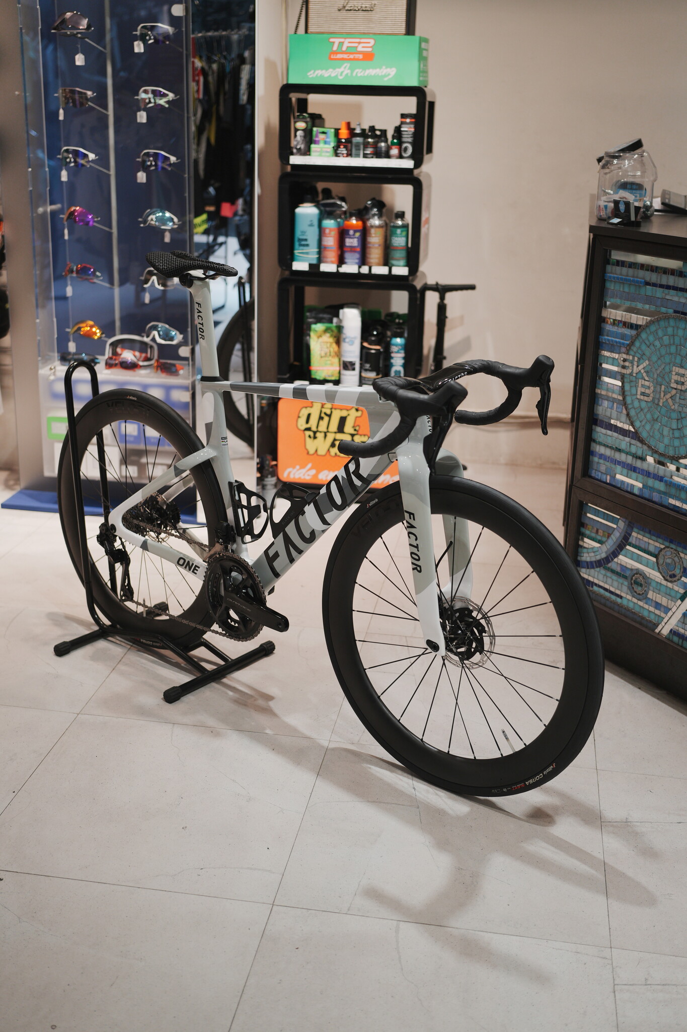 FACTOR FACTOR One Dura-Ace, Veloqi carbon spoke Wheelset