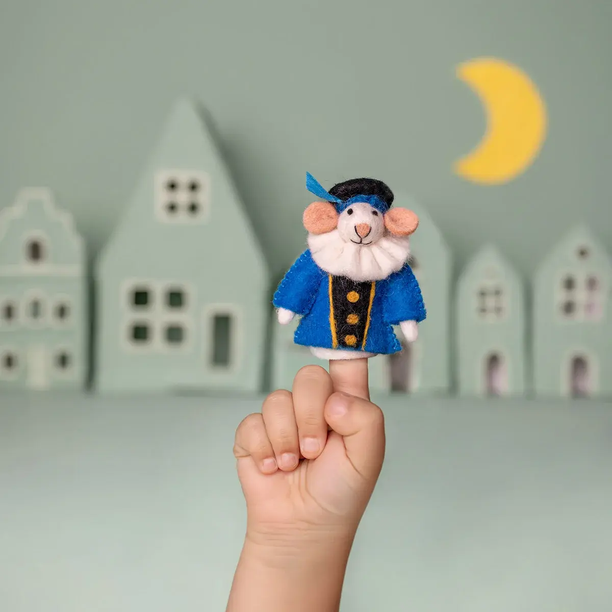 Sjaal met verhaal vilten vingerpopje piet muis 12cm - blauw-2