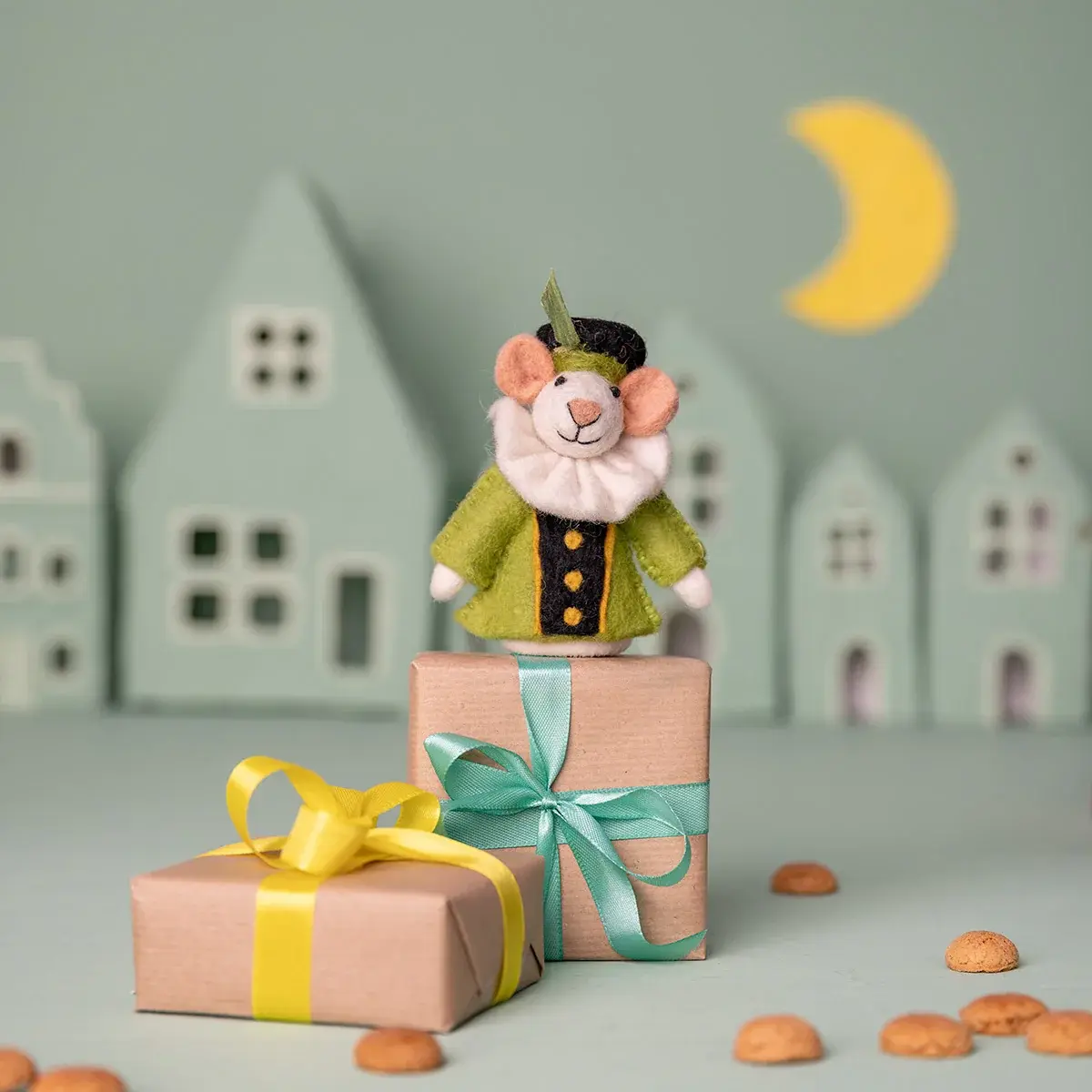 Sjaal met verhaal vilten vingerpopje piet muis 12cm - groen-1