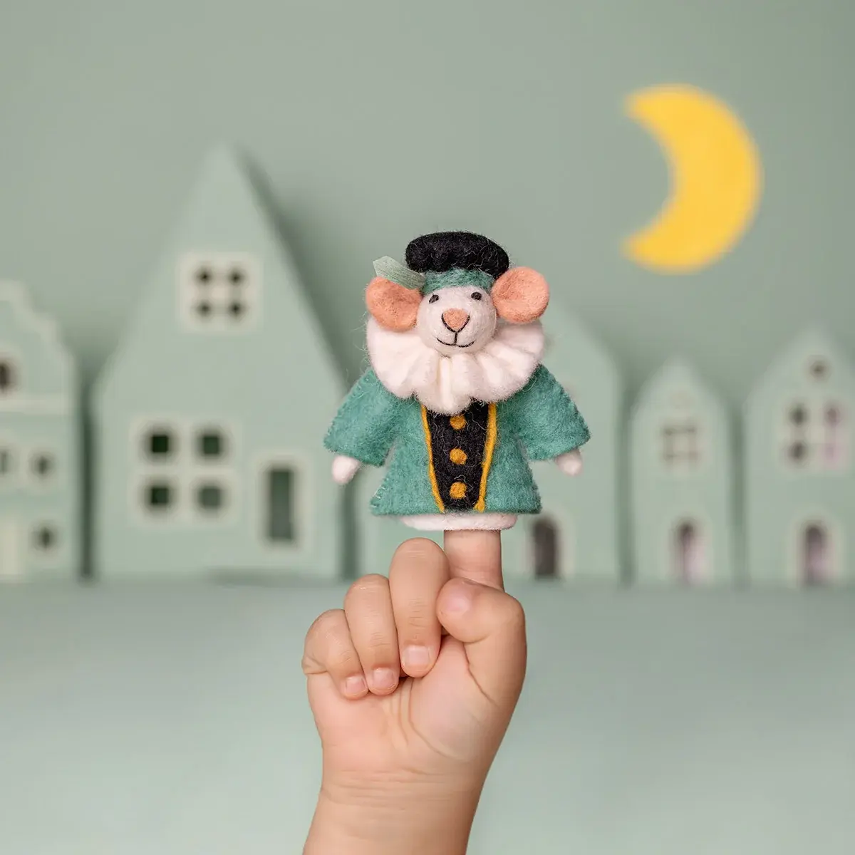 Sjaal met verhaal vilten vingerpopje piet muis 12cm turquoise-1