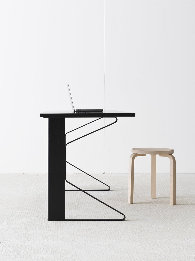 Artek Kaari desk